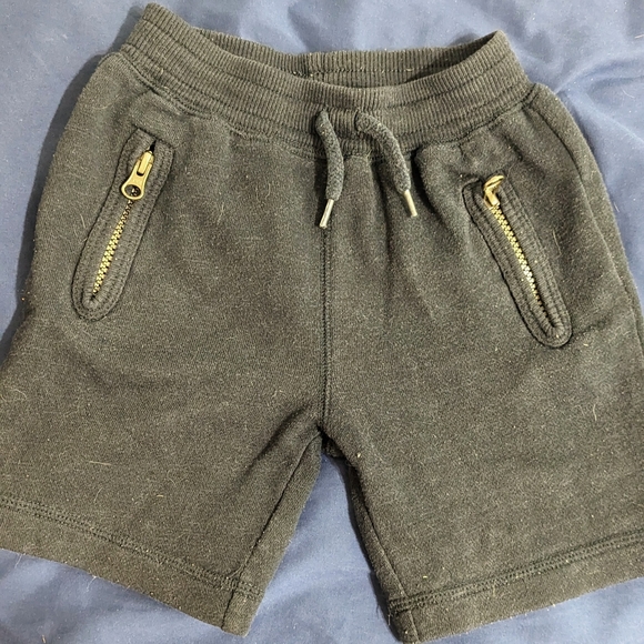 Boys Summer Shorts Lot Size 4Y - Picture 2 of 2